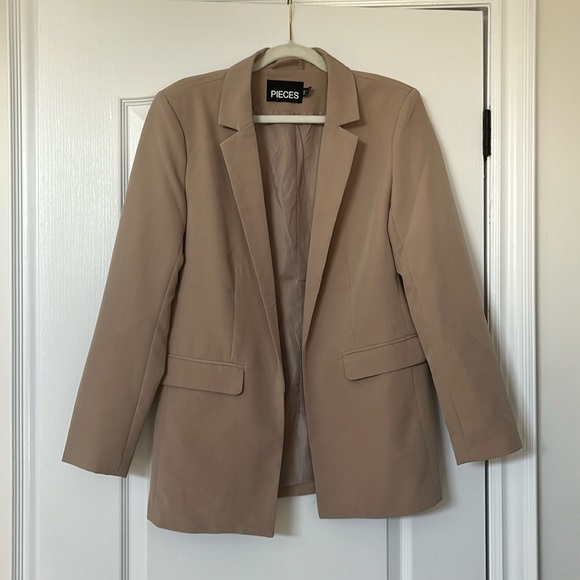 Blazer - Picture 1 of 4